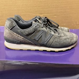 New Balance 696 women’s sneakers - size 7.5